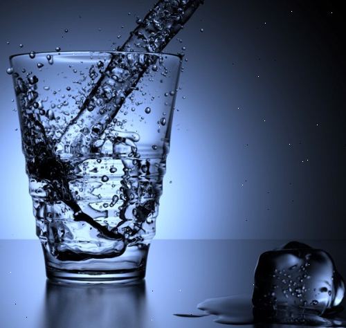 Vikten av vatten i din diet plan. Vatten: dricka tillräckligt för att öka din diet.